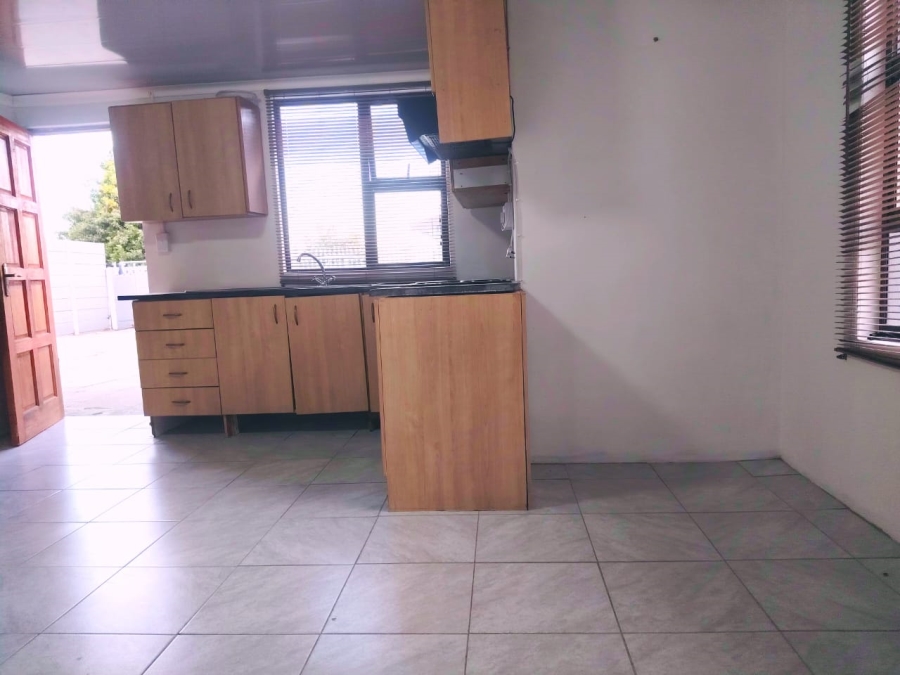 To Let 1 Bedroom Property for Rent in Rustdal Western Cape